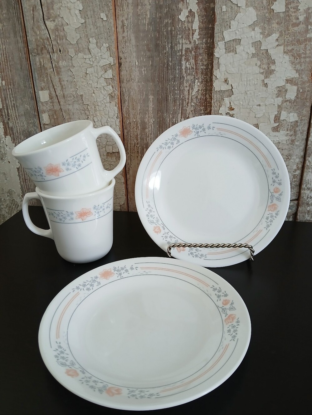 (2/20$)Vintage Corelle Tea Cup and Saucer Set with Peach Floral Trim